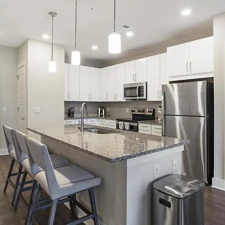 Landing At The Hayworth - 2 Bedrooms In Westside